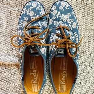 💙🤍Keds Taylor Swift floral denim shoes //size 11